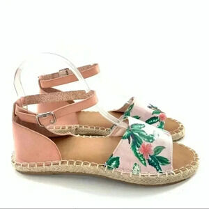 Old navy sandals size 7 pink green canvas tropical palm tree resort Dorsay